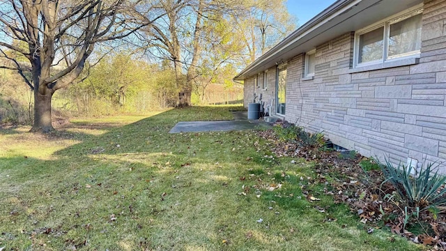 view of yard featuring cooling unit