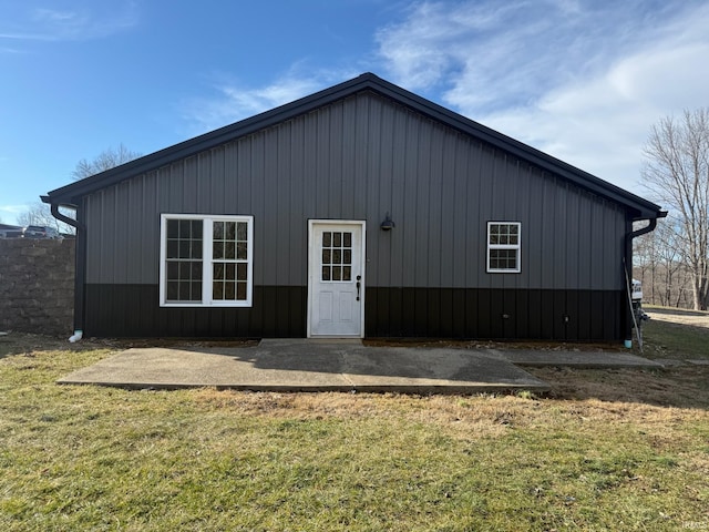 exterior space with a yard