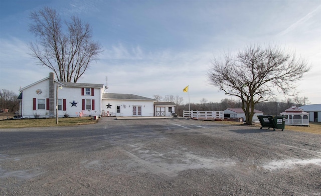 view of front of property