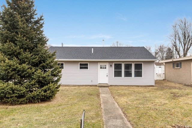 view of front of property with a front yard