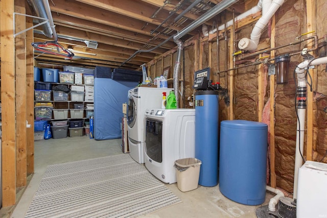 laundry area featuring washer and clothes dryer