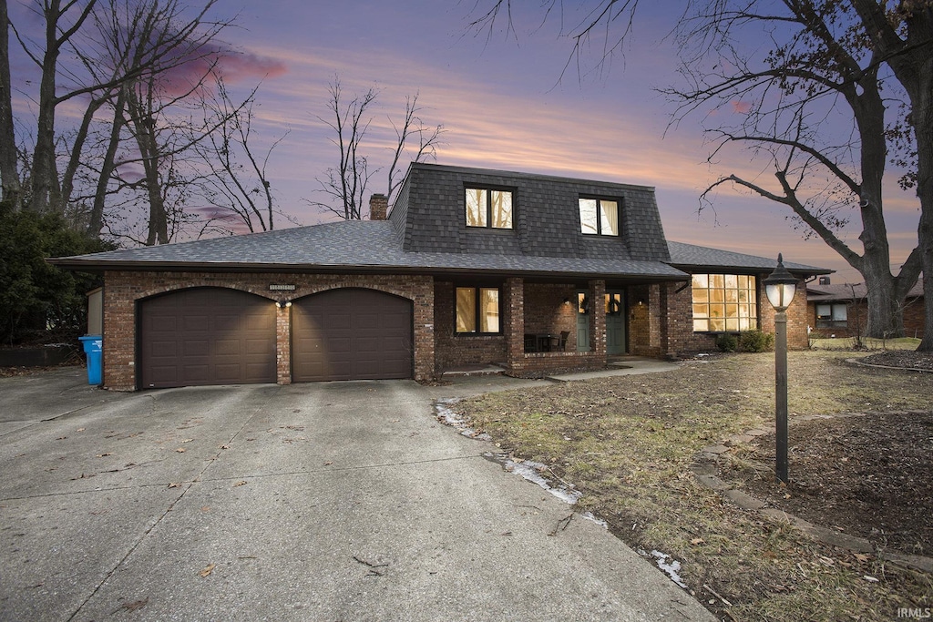 view of front of home featuring a garage