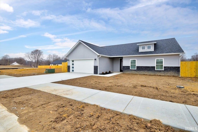 view of front facade featuring a garage