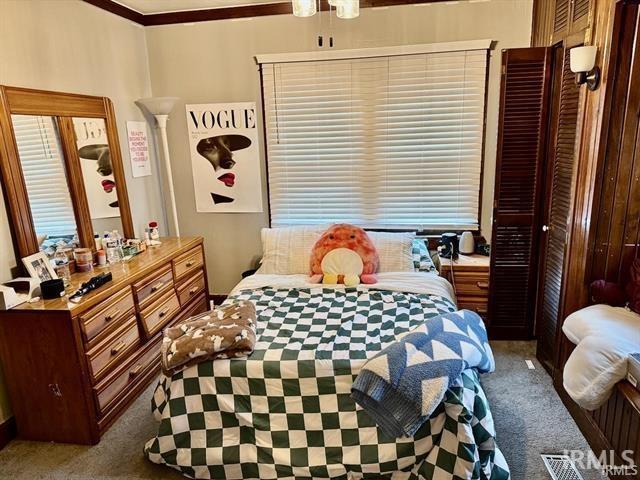 bedroom with carpet flooring