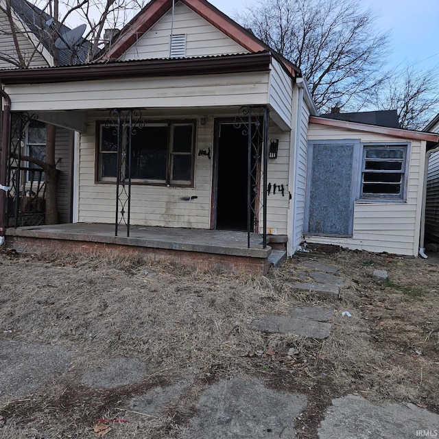 bungalow with a porch