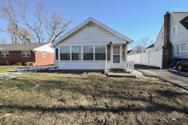 view of front of property