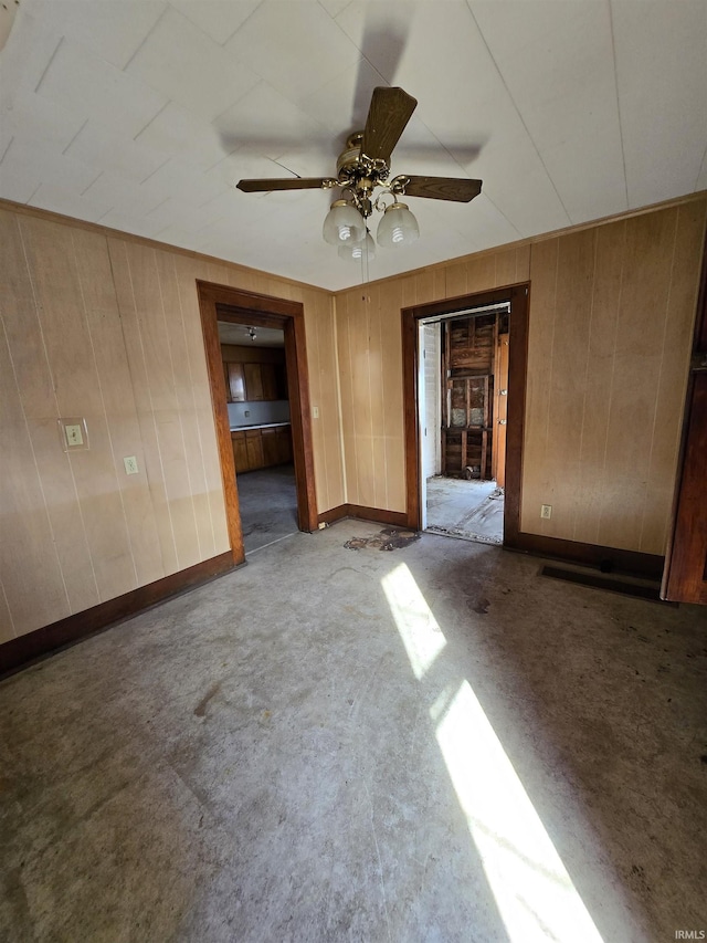 spare room featuring ceiling fan