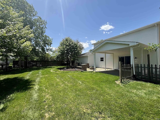 view of yard featuring a patio