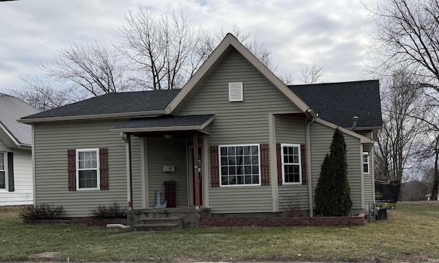 view of front of house featuring a front yard