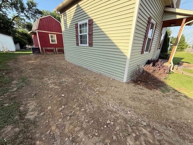1705 E Main St, Petersburg, IN 47567 - view of side of property