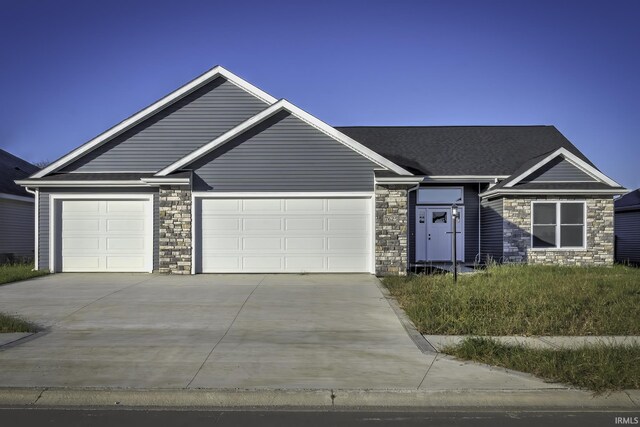 view of front facade featuring a garage