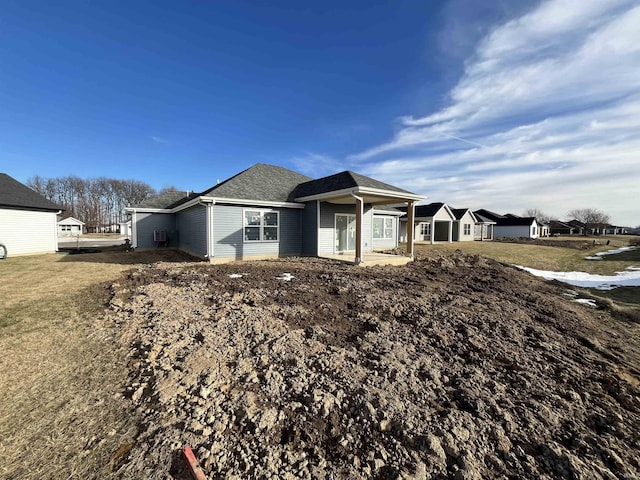 view of front of house with a front yard