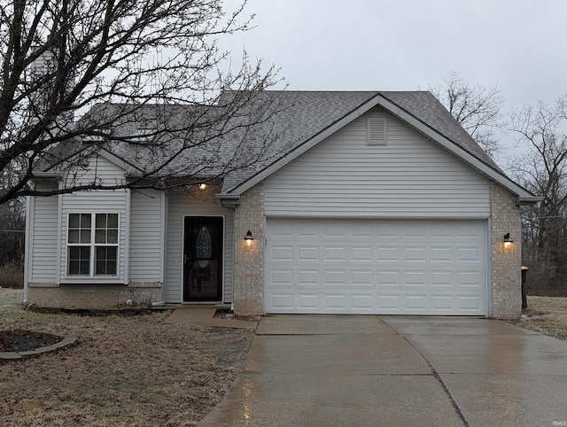 view of front facade with a garage