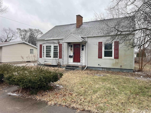 view of front of property with a front yard