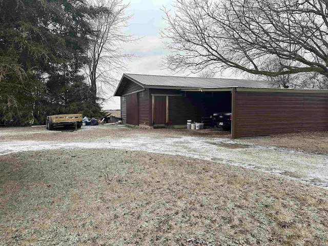 view of outbuilding