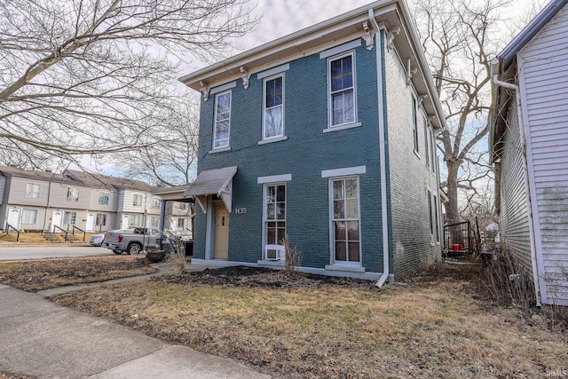 view of italianate-style house