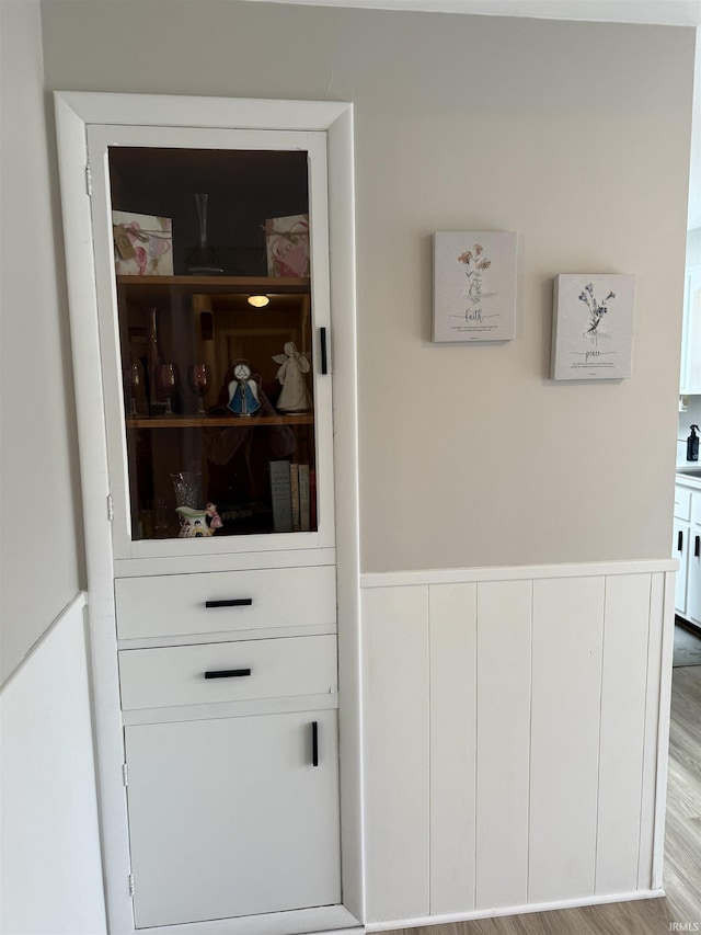 interior details with hardwood / wood-style flooring