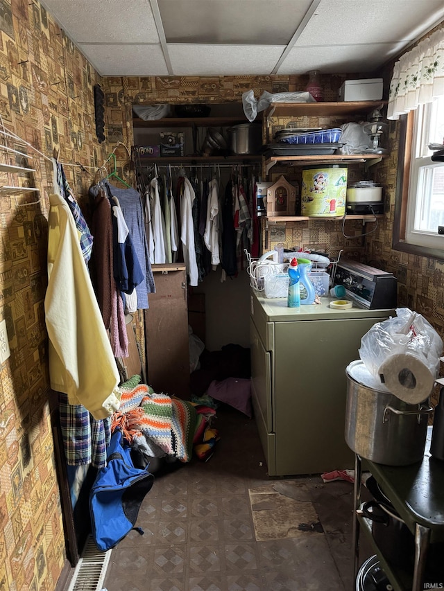 laundry area with washer / clothes dryer