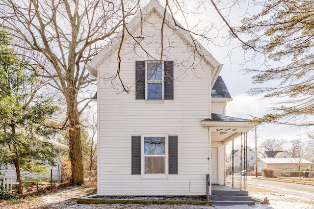 view of front of property