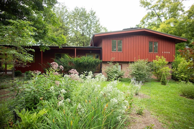 view of home's exterior