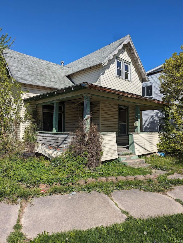 view of front facade with a porch