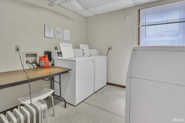 laundry area with washer and dryer and ceiling fan