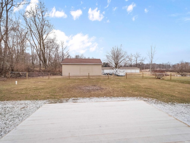 view of yard featuring a rural view