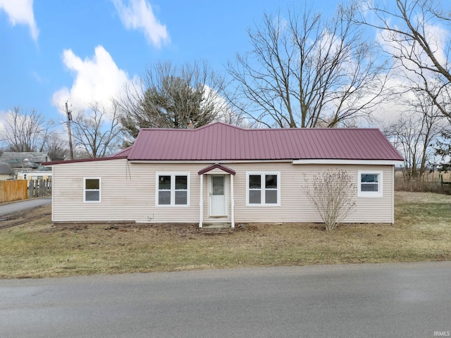 view of front of house with a front lawn