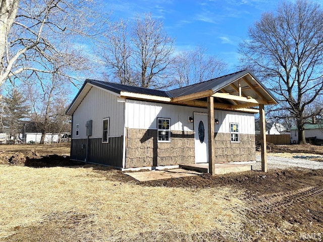 view of side of property