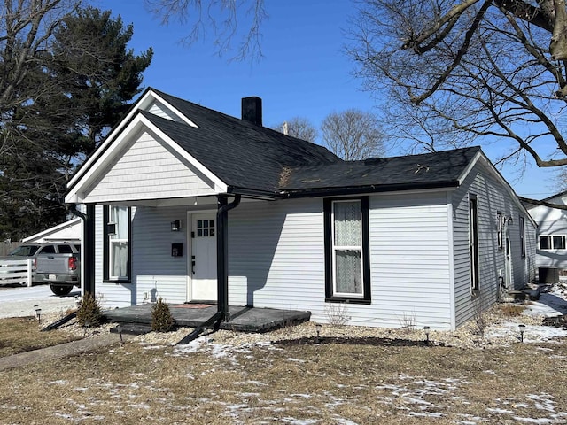 view of front of house featuring a porch