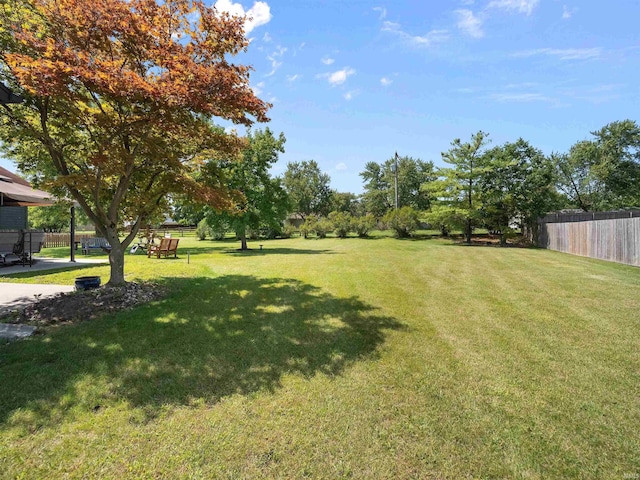 view of yard featuring fence