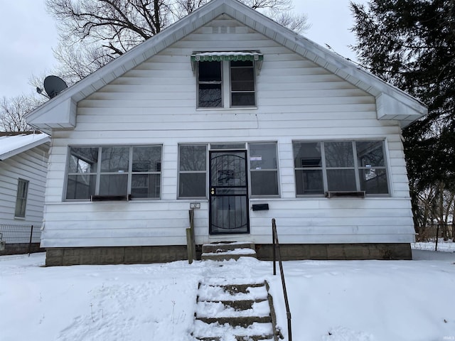 bungalow featuring entry steps