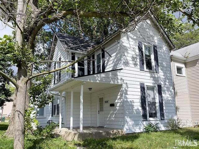 view of front of house with covered porch