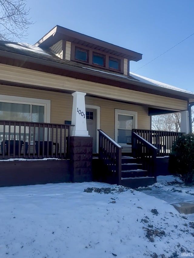 view of front of property with covered porch