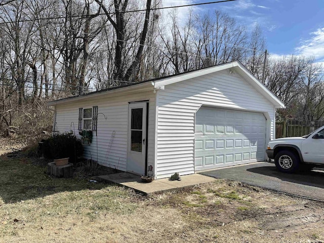 view of detached garage