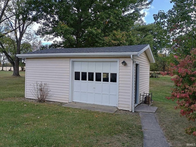 view of detached garage