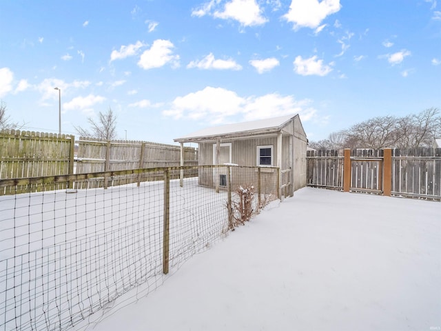 exterior space featuring a fenced backyard