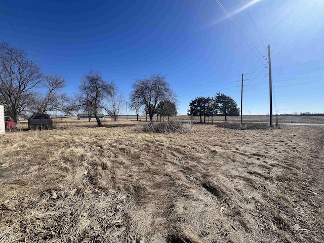 view of yard featuring a rural view