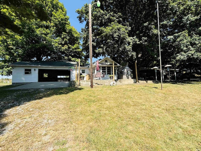 view of yard featuring a garage