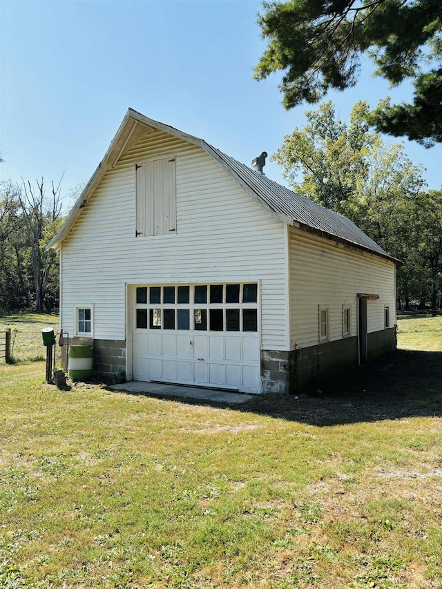 view of detached garage