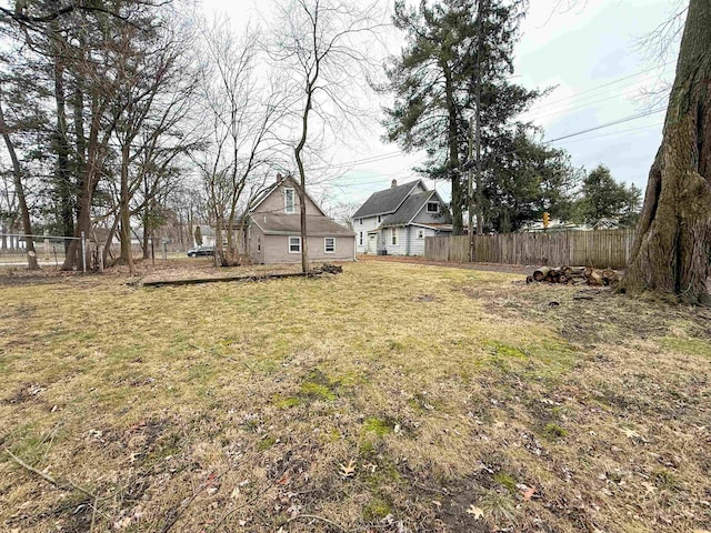 view of yard featuring fence