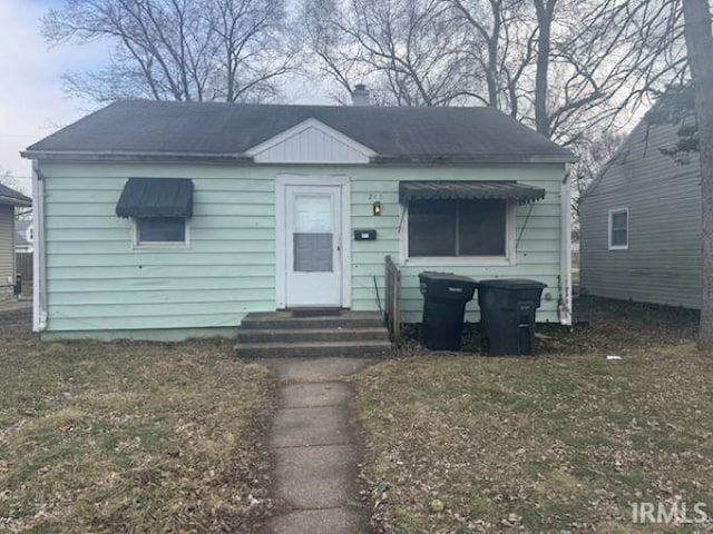 bungalow featuring entry steps