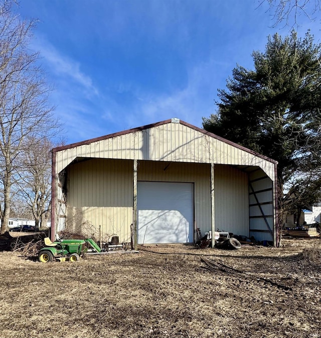 view of detached garage