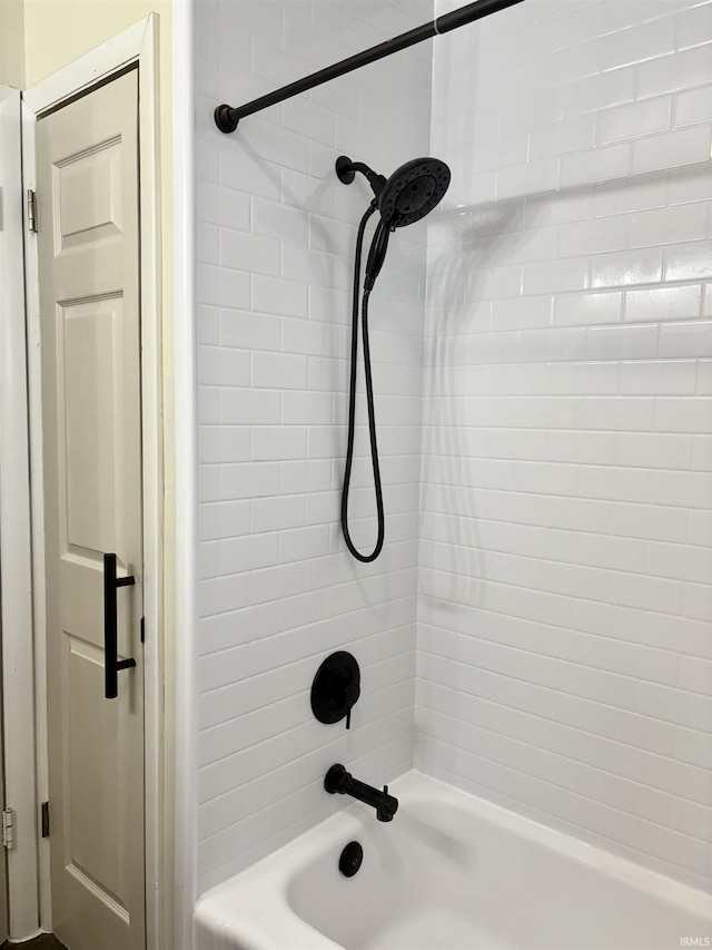 bathroom featuring shower / bathtub combination