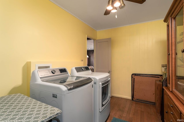 laundry room featuring laundry area, dark wood-style floors, ceiling fan, ornamental molding, and independent washer and dryer