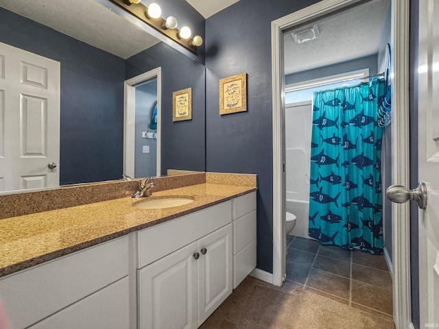 full bath featuring toilet, shower / bath combo, vanity, a textured ceiling, and tile patterned floors