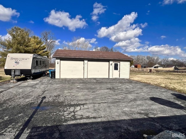 view of detached garage