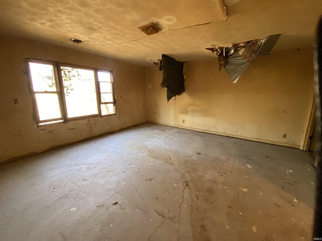 2524 Diefenbach Rd, Evansville, IN 47720 - view of empty room