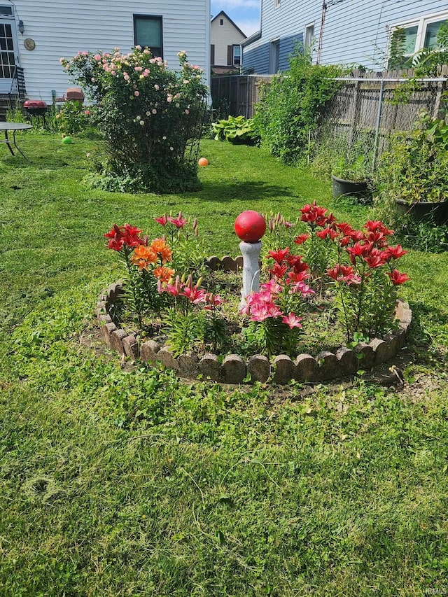 view of yard featuring fence