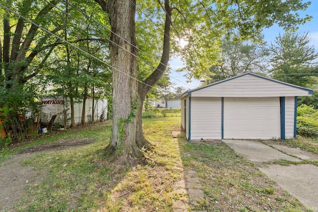 view of detached garage